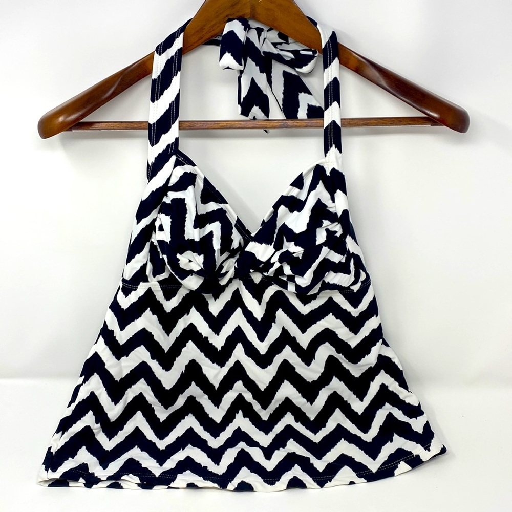 Catalina Black & White Chevron Halter-Style Swimsuit Top Size Medium Size 8-10